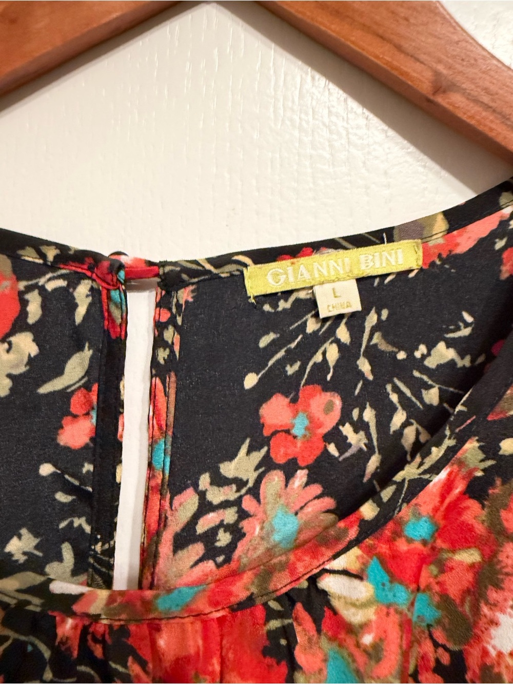 Gianni Bini, flowy midi dress. - Picture 2 of 5
